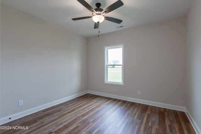 30 Cabin Crk Lane, Clinton, NC 28328