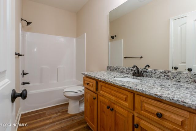 30 Cabin Crk Lane, Clinton, NC 28328
