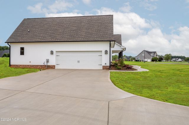 30 Cabin Crk Lane, Clinton, NC 28328