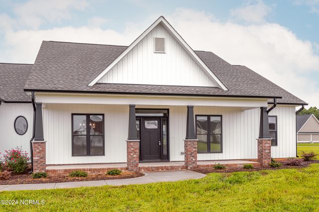 30 Cabin Crk Lane, Clinton, NC 28328