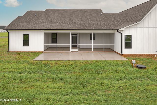 30 Cabin Crk Lane, Clinton, NC 28328