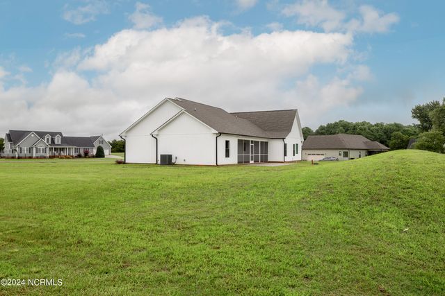 30 Cabin Crk Lane, Clinton, NC 28328