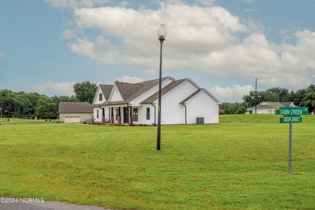 30 Cabin Crk Lane, Clinton, NC 28328