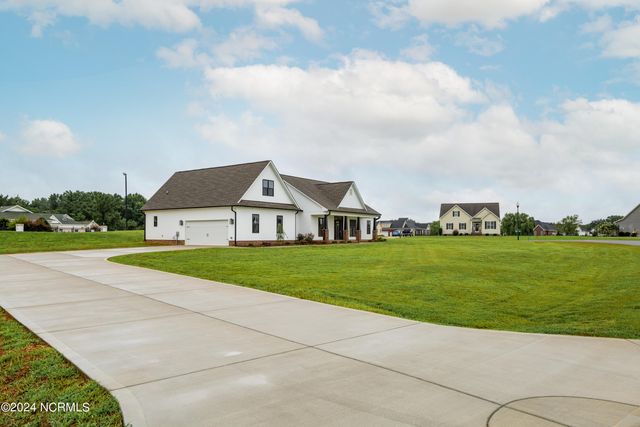 30 Cabin Crk Lane, Clinton, NC 28328