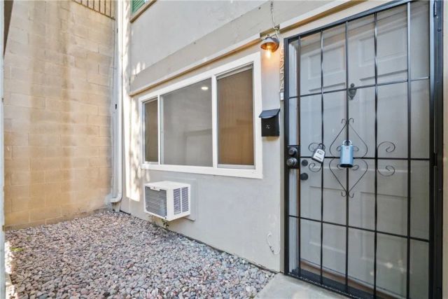 655 W 6th A, Tustin, CA 92780