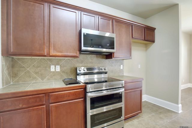 41147 Hidden Cove Ave, Gonzales, LA 70737
