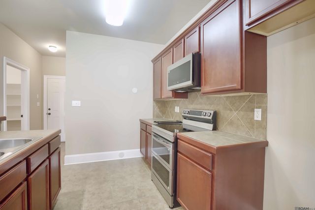 41147 Hidden Cove Ave, Gonzales, LA 70737