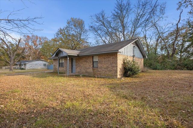 304 E Williams, Carthage, TX 75633