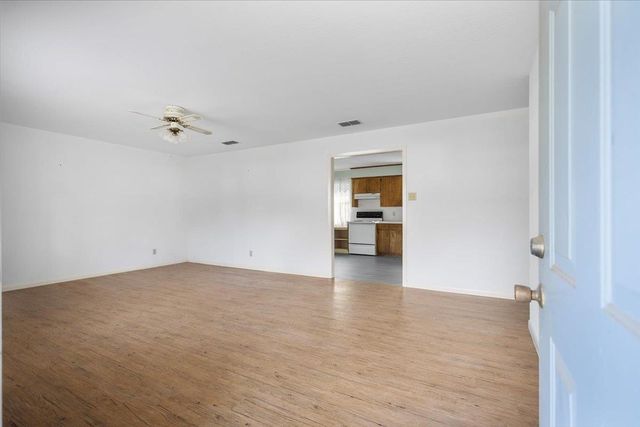 304 E Williams, Carthage, TX 75633