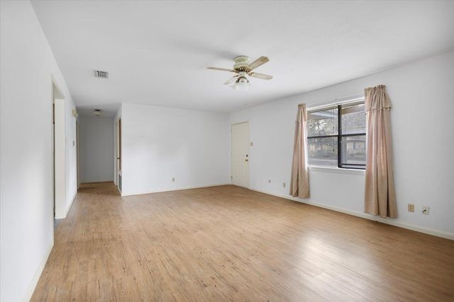 304 E Williams, Carthage, TX 75633