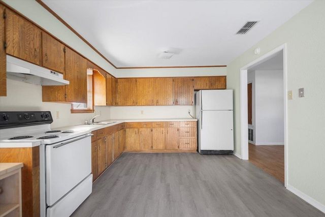 304 E Williams, Carthage, TX 75633