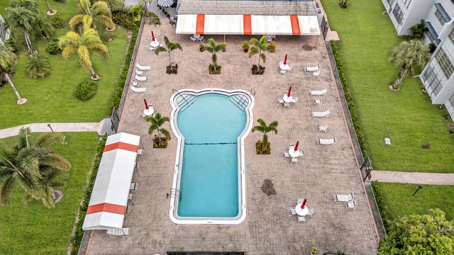 7797 GOLF CIR Drive J 110, Margate, FL 33063