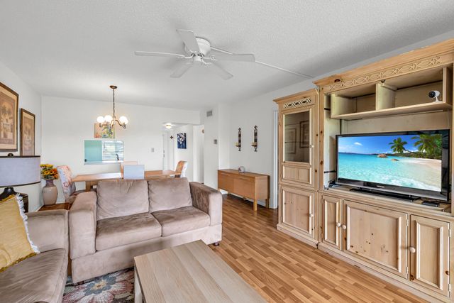 7797 GOLF CIR Drive J 110, Margate, FL 33063