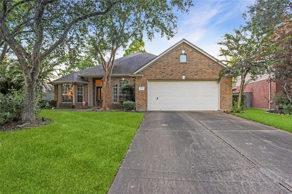1343 Summer Terrace Drive, Sugar Land, TX 77479