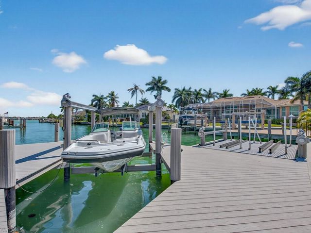 1401 Salvadore CT, Marco Island, FL 34145