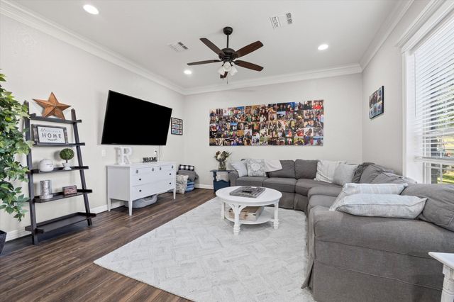 500 Hunters Meadow Drive, Lorena, TX 76655