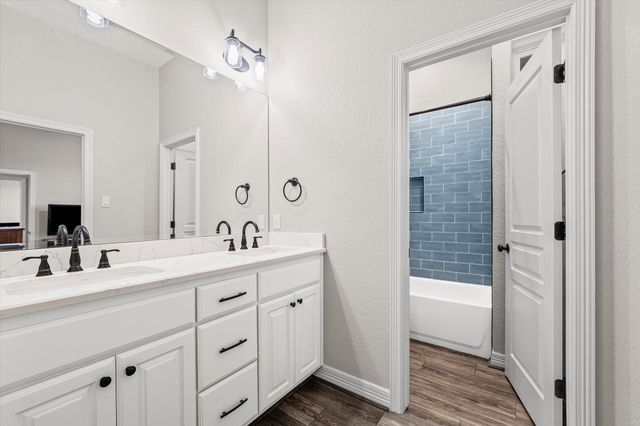 500 Hunters Meadow Drive, Lorena, TX 76655