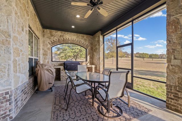 500 Hunters Meadow Drive, Lorena, TX 76655