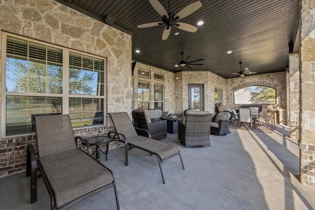 500 Hunters Meadow Drive, Lorena, TX 76655