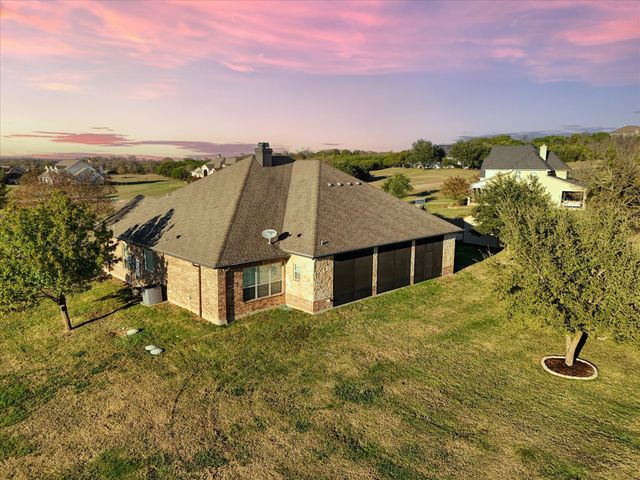 500 Hunters Meadow Drive, Lorena, TX 76655