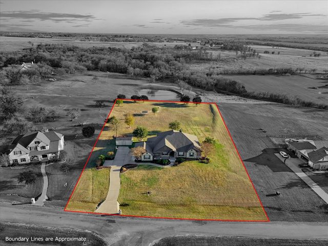 500 Hunters Meadow Drive, Lorena, TX 76655