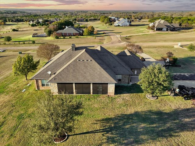 500 Hunters Meadow Drive, Lorena, TX 76655
