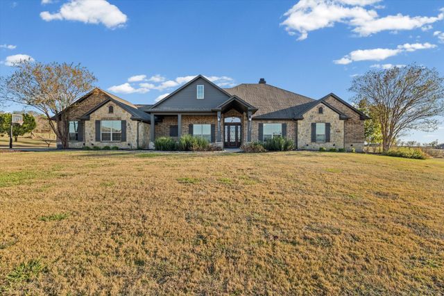 500 Hunters Meadow Drive, Lorena, TX 76655