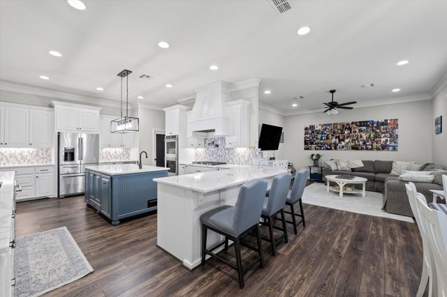 500 Hunters Meadow Drive, Lorena, TX 76655