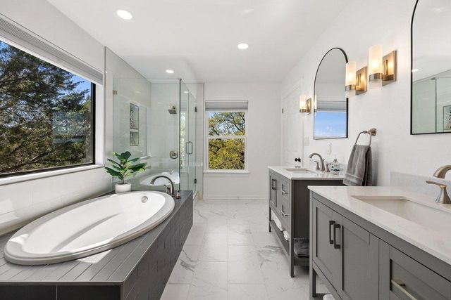 1021 Coventry RD, Spicewood, TX 78669