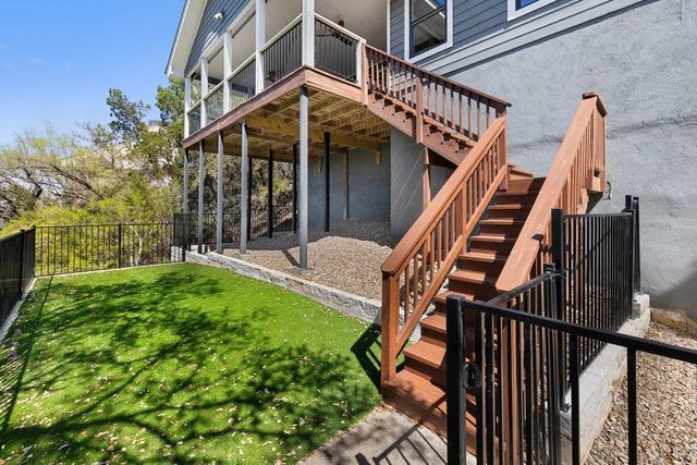 1021 Coventry RD, Spicewood, TX 78669