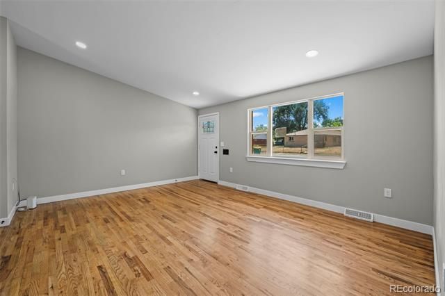 5725 W 5th Avenue, Lakewood, CO 80226