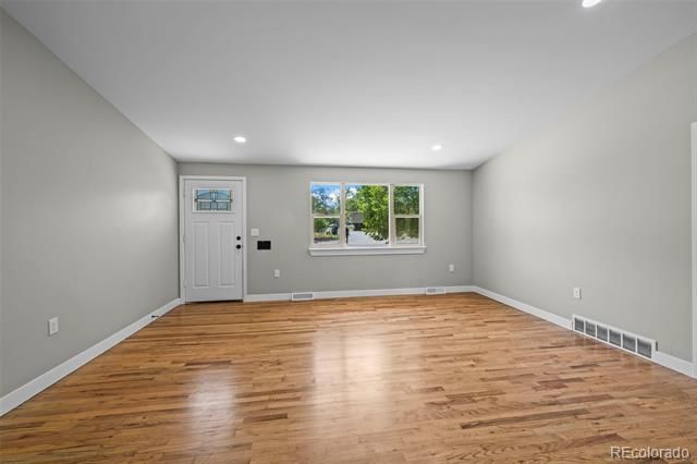 5725 W 5th Avenue, Lakewood, CO 80226