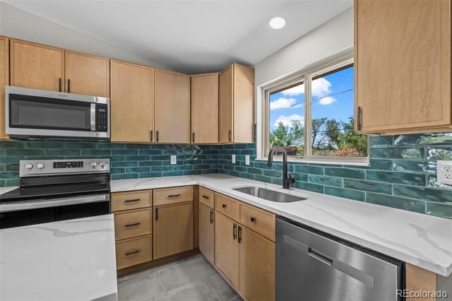 5725 W 5th Avenue, Lakewood, CO 80226