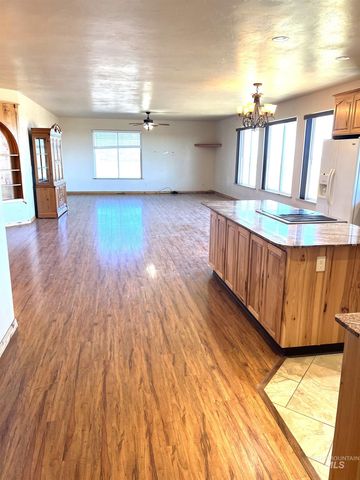 3248 N 2800 East, Twin Falls, ID 83301