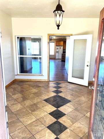 3248 N 2800 East, Twin Falls, ID 83301