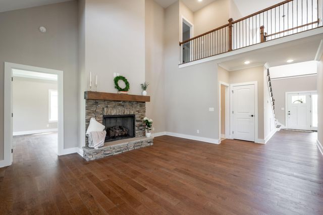 7679 Sir Anderson Court, Ooltewah, TN 37363
