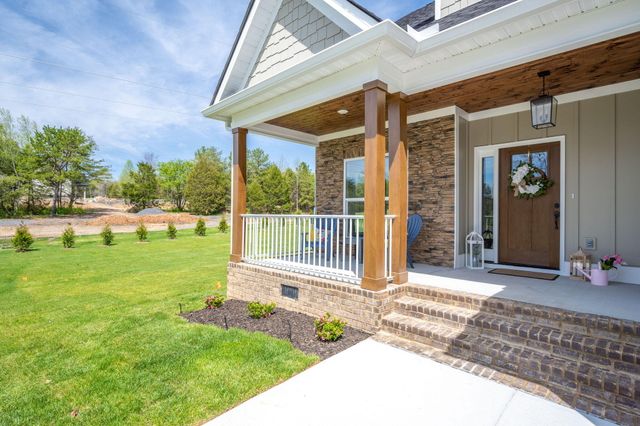 7679 Sir Anderson Court, Ooltewah, TN 37363