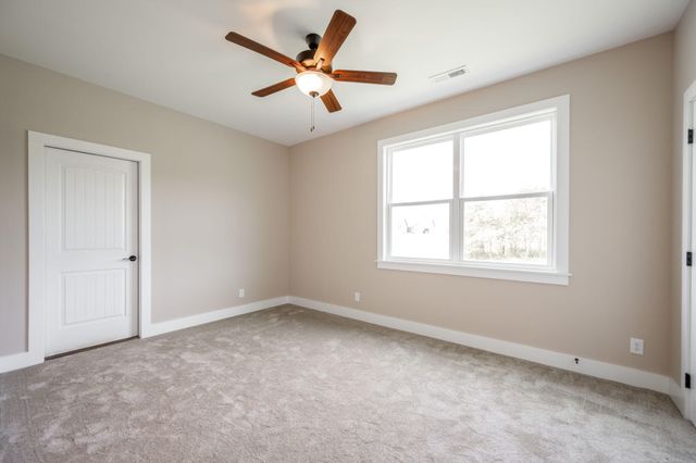 7679 Sir Anderson Court, Ooltewah, TN 37363