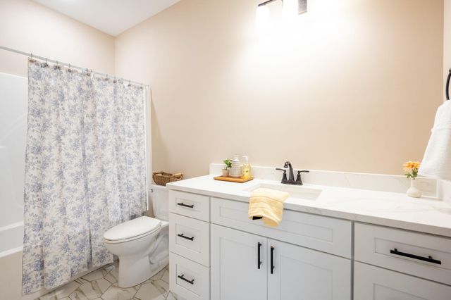 7679 Sir Anderson Court, Ooltewah, TN 37363