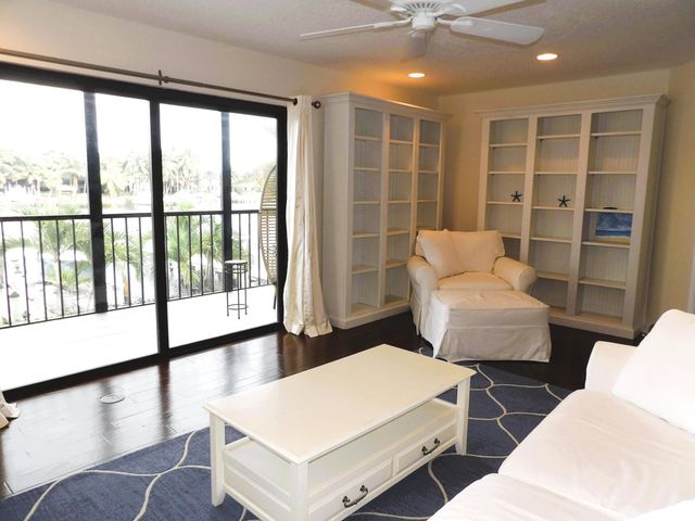 13348 Mangrove Isle Drive, Palm Beach Gardens, FL 33410