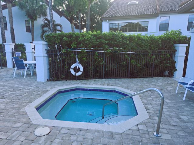 13348 Mangrove Isle Drive, Palm Beach Gardens, FL 33410