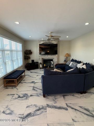 3462 E Lisbon Avenue, Toms River, NJ 08753