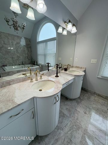 3462 E Lisbon Avenue, Toms River, NJ 08753