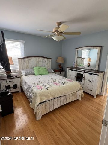 3462 E Lisbon Avenue, Toms River, NJ 08753