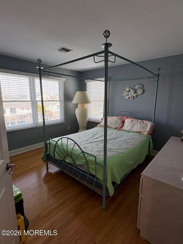 3462 E Lisbon Avenue, Toms River, NJ 08753