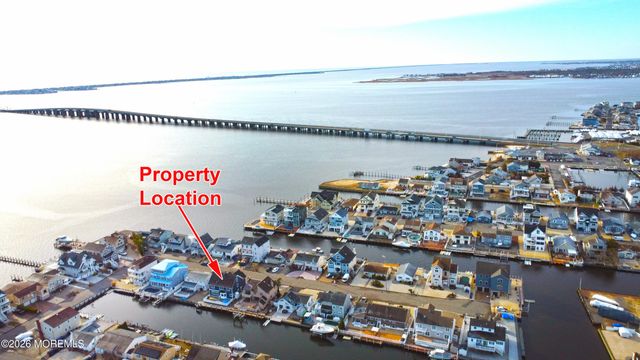 3462 E Lisbon Avenue, Toms River, NJ 08753