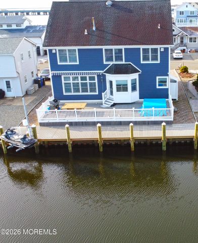 3462 E Lisbon Avenue, Toms River, NJ 08753