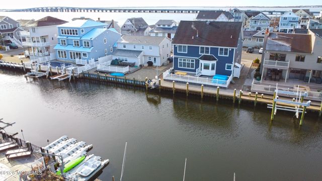 3462 E Lisbon Avenue, Toms River, NJ 08753