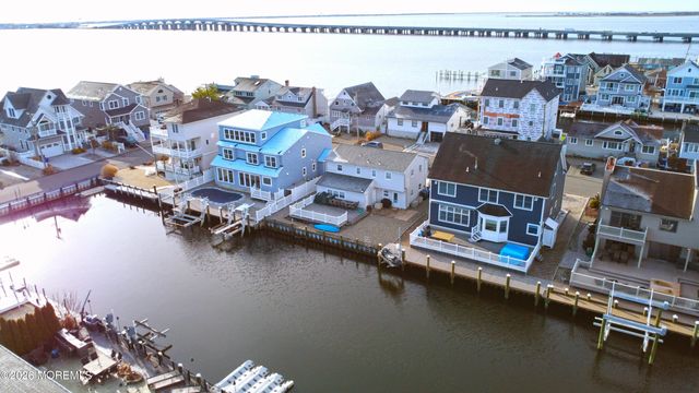 3462 E Lisbon Avenue, Toms River, NJ 08753