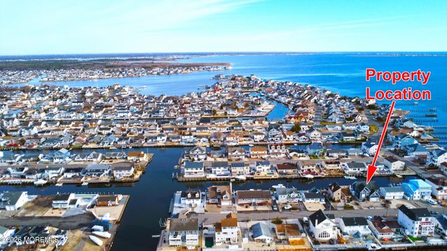 3462 E Lisbon Avenue, Toms River, NJ 08753